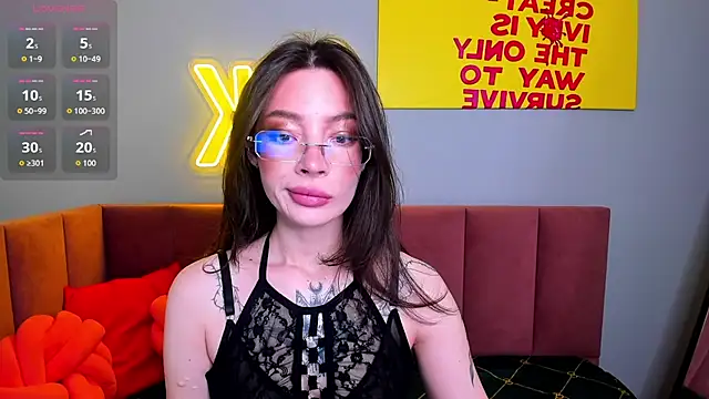 Snapshot of IvyDainty chatting on May 2026 01:25:02 AM IvyDainty online show from May 2026 01:25:02 AM
