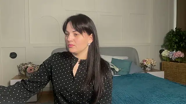  SilkyShadow  online show from April 2026 01:03:01 AM