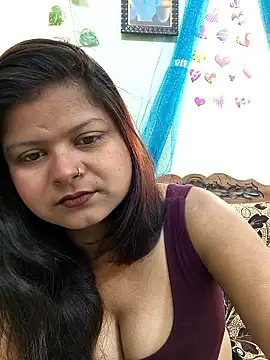 Snapshot of Attractive_Queen_ chatting on January 2026 04:36:01 AM Attractive Queen online show from January 2026 04:36:01 AM