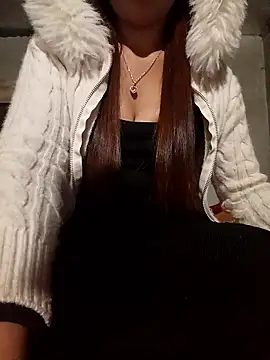 Snapshot of hoahong2 chatting on January 2026 03:39:02 PM hoahong2 online show from January 2026 03:39:02 PM