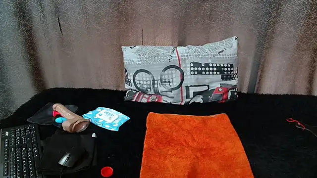 Amanda April online show from April 2026 11:33:01 AM