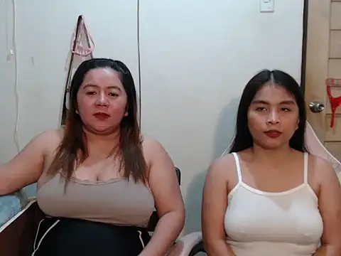 Snapshot of Seductive_Two0205 chatting on January 2026 09:14:02 AM Seductive Two0205 online show from January 2026 09:14:02 AM