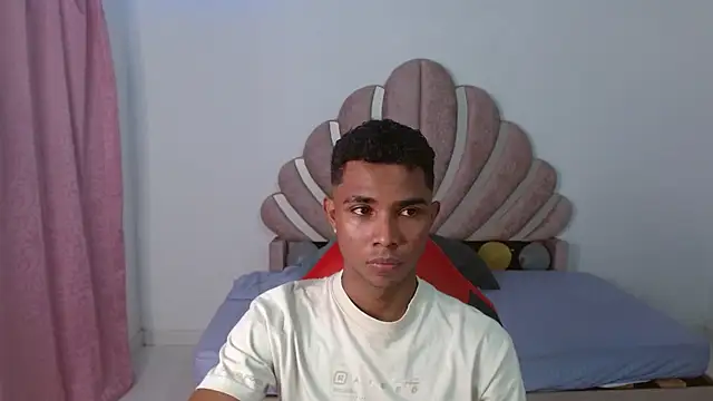 Snapshot of Enzo_fox77 chatting on January 2026 11:34:01 AM Enzo fox77 online show from January 2026 11:34:01 AM