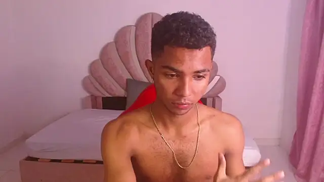 Snapshot of Enzo_fox77 chatting on January 2026 11:37:02 AM Enzo fox77 online show from January 2026 11:37:02 AM