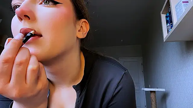 JammieMickiewicz online show from April 2026 11:32:01 AM