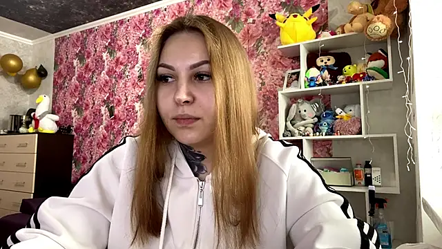 TraciBallena online show from February 2026 09:12:02 AM