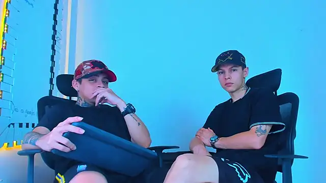 Snapshot of Thomas-Wil chatting on February 2026 03:43:02 PM Thomas-Wil online show from February 2026 03:43:02 PM