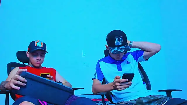 Snapshot of Thomas-Wil chatting on March 2026 12:42:01 PM Thomas-Wil online show from March 2026 12:42:01 PM