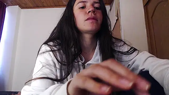 Shanel Lozano online show from April 2026 10:11:01 PM