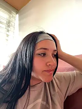 Snapshot of Veronica_Wins_ chatting on February 2026 06:26:01 PM Veronica Wins online show from February 2026 06:26:01 PM