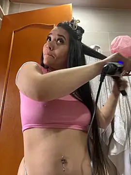 Snapshot of Veronica_Wins_ chatting on March 2026 07:19:01 PM Veronica Wins online show from March 2026 07:19:01 PM