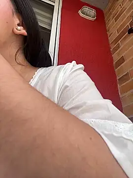 Snapshot of Veronica_Wins_ chatting on April 2026 05:54:01 PM Veronica Wins online show from April 2026 05:54:01 PM