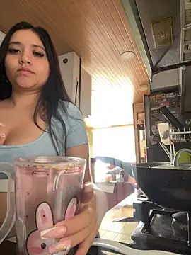 Snapshot of Veronica_Wins_ chatting on April 2026 05:24:02 PM Veronica Wins online show from April 2026 05:24:02 PM