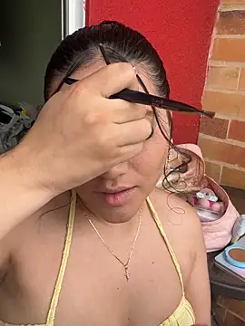 Snapshot of Veronica_Wins_ chatting on April 2026 05:07:01 PM Veronica Wins online show from April 2026 05:07:01 PM