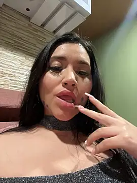 Snapshot of Veronica_Wins_ chatting on April 2026 01:42:02 AM Veronica Wins online show from April 2026 01:42:02 AM
