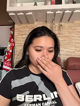 Snapshot of Veronica_Wins_ chatting on April 2026 08:33:01 PM Veronica Wins online show from April 2026 08:33:01 PM