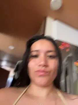 Snapshot of Veronica_Wins_ chatting on May 2026 03:20:02 PM Veronica Wins online show from May 2026 03:20:02 PM