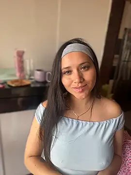 Snapshot of Veronica_Wins_ chatting on May 2026 05:29:01 PM Veronica Wins online show from May 2026 05:29:01 PM