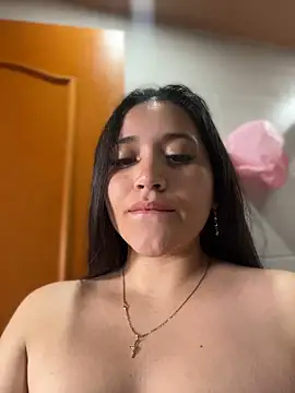 Snapshot of Veronica_Wins_ chatting on May 2026 06:38:02 PM Veronica Wins online show from May 2026 06:38:02 PM