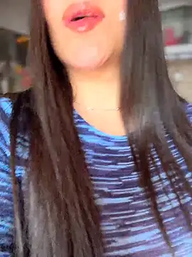 Snapshot of Veronica_Wins_ chatting on June 2026 02:33:01 PM Veronica Wins online show from June 2026 02:33:01 PM