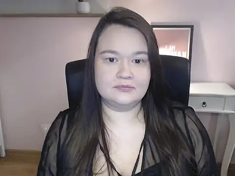 Snapshot of HollyDanceSoul chatting on February 2026 05:11:01 AM HollyDanceSoul online show from February 2026 05:11:01 AM