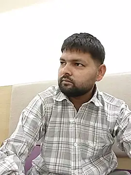 Pulkeet1433 online show from May 2026 02:58:01 PM