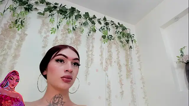 lizz lunna online show from July 2026 07:08:02 PM