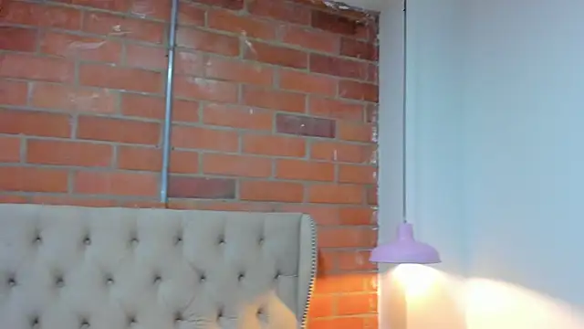 rousemonroe online show from April 2026 07:00:01 PM