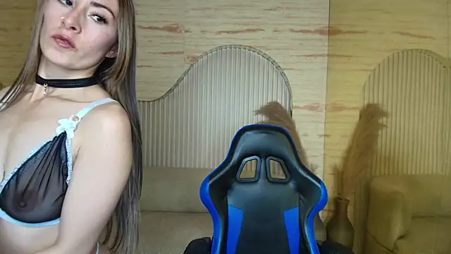 Snapshot of katalina_r_ chatting on May 2026 08:05:01 PM katalina r online show from May 2026 08:05:01 PM