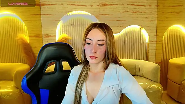 Snapshot of katalina_r_ chatting on May 2026 08:06:01 PM katalina r online show from May 2026 08:06:01 PM