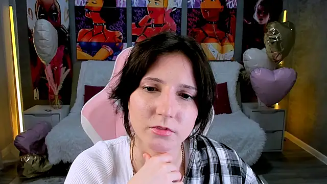 Snapshot of KikaOsterman chatting on March 2026 12:07:01 PM KikaOsterman online show from March 2026 12:07:01 PM