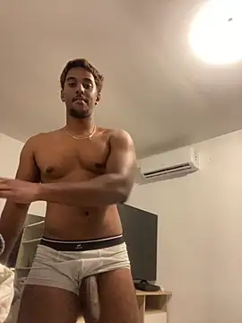 Snapshot of Axel_black10 chatting on March 2026 01:07:02 PM Axel black10 online show from March 2026 01:07:02 PM