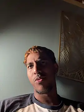 Snapshot of Axel_black10 chatting on March 2026 10:35:02 PM Axel black10 online show from March 2026 10:35:02 PM