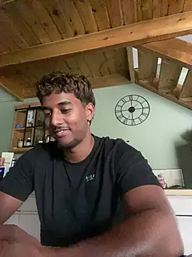 Snapshot of Axel_black10 chatting on April 2026 10:43:01 AM Axel black10 online show from April 2026 10:43:01 AM