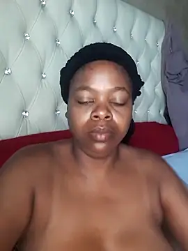 Snapshot of bigboobylicious chatting on February 2026 10:29:01 AM bigboobylicious online show from February 2026 10:29:01 AM