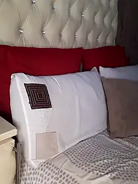 Snapshot of bigboobylicious chatting on April 2026 12:06:01 PM bigboobylicious online show from April 2026 12:06:01 PM