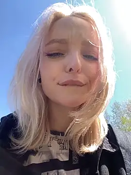 aka Blonde online show from May 2026 05:37:02 AM