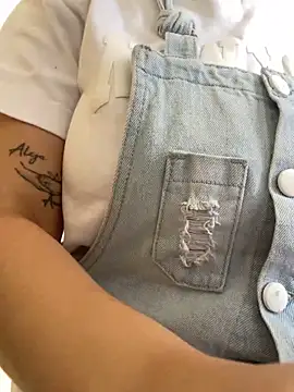 Snapshot of Shayla--broos chatting on February 2026 07:40:01 PM Shayla--broos online show from February 2026 07:40:01 PM