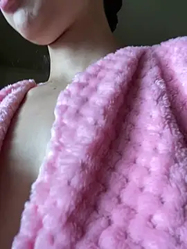 Snapshot of Shayla--broos chatting on February 2026 04:13:01 PM Shayla--broos online show from February 2026 04:13:01 PM