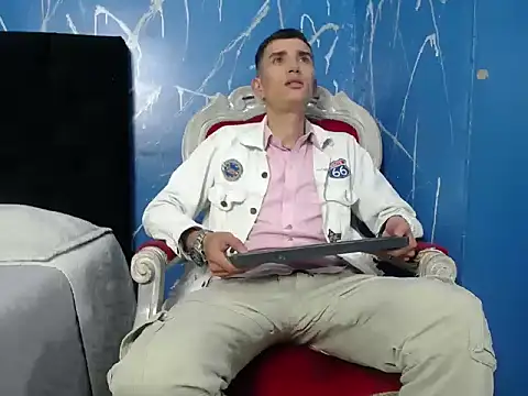 Iam Smith  online show from February 2026 03:32:01 AM