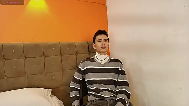 Iam Smith  online show from March 2026 07:42:01 PM