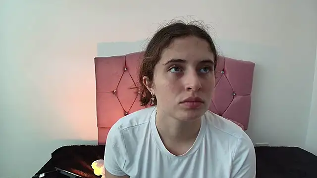 Cherry Boomxx online show from March 2026 06:03:01 PM