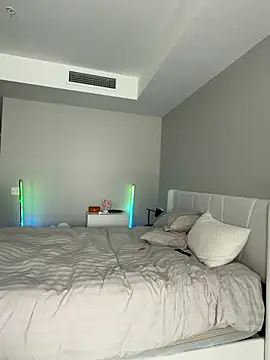 juliasweettits online show from April 2026 10:51:02 PM