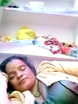 kiiuu sexe online show from February 2026 09:33:01 PM