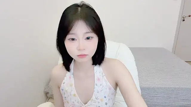 Snapshot of Onefiona chatting on June 2026 05:43:02 AM Onefiona online show from June 2026 05:43:02 AM