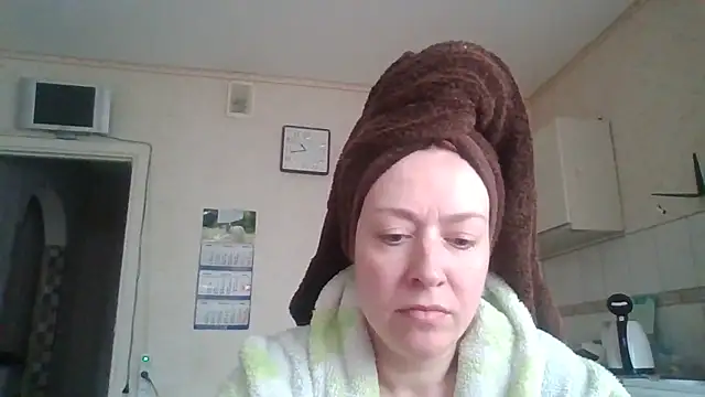 Fruittellalove online show from April 2026 07:44:01 AM