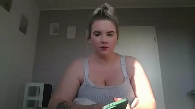 MinchenBienchen98 online show from February 2026 10:03:02 AM