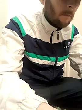 Snapshot of 80julien chatting on January 2026 08:14:01 PM 80julien online show from January 2026 08:14:01 PM