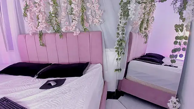 Snapshot of nicky_bonny18 chatting on February 2026 12:23:02 PM nicky bonny18 online show from February 2026 12:23:02 PM