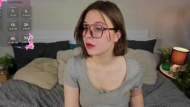 Next2Marie online show from May 2026 06:32:01 AM